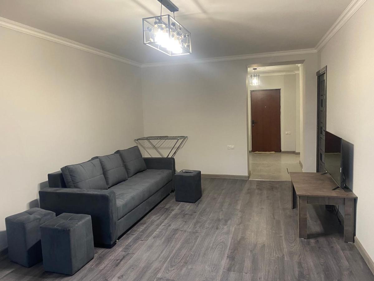 3 Cosy Apartment Near Airport Evn Erivan Exterior foto