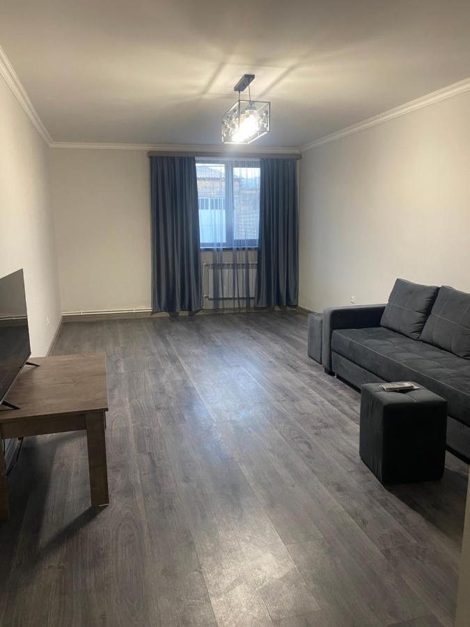 3 Cosy Apartment Near Airport Evn Erivan Exterior foto